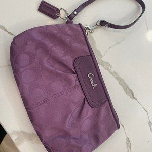 Coach Wristlet Signature Collection canvas leather lavender zipped pouch clutch